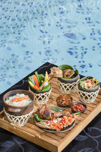 Food & Drinks 18
