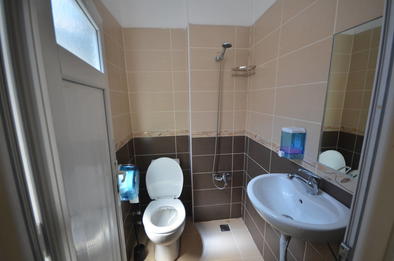 Bathroom 5, Taxim Hostel - Adults Only, Beyoğlu
