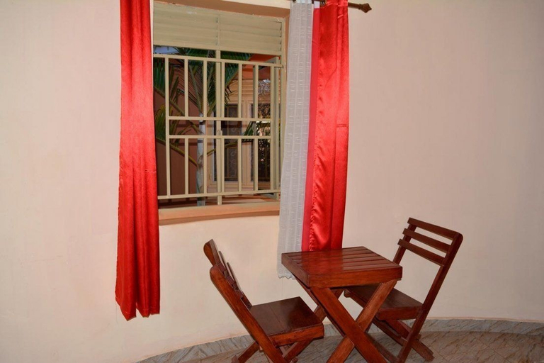 Others, Mak Cottages, Busiiro