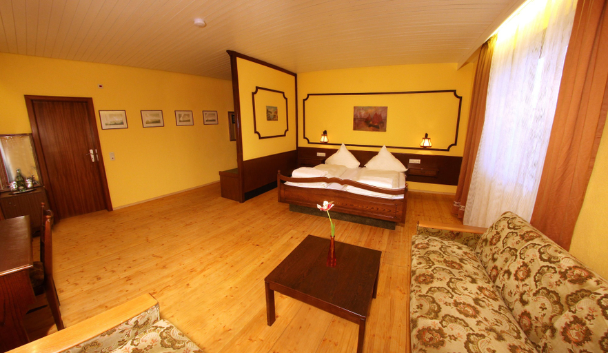 Bedroom 2, Gesundheitshotel Rössle, Ravensburg