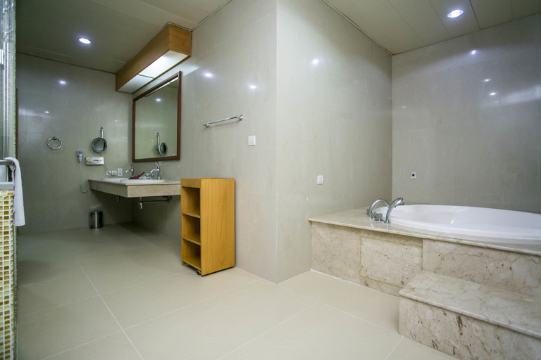 Bathroom 5, Lagos Oriental Hotel, Eti-Osa