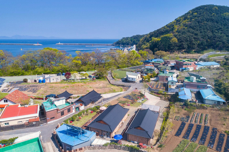 Exterior & Views 2, Namhae Gagopa Pension, Namhae