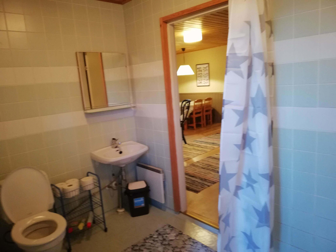 Bathroom 3, Salkolahti Tikkamaki, Pirkanmaa