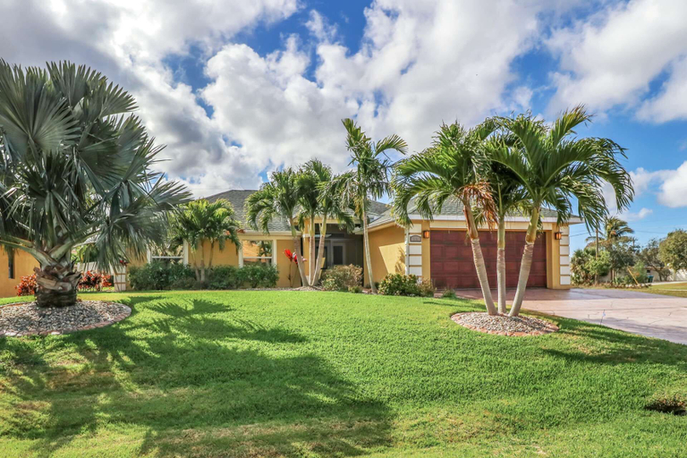 Others 3, 1506 SW 38th Street, Lee