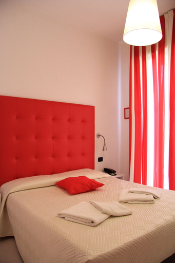 Bedroom 3, Hotel Leonardo, Forli' - Cesena