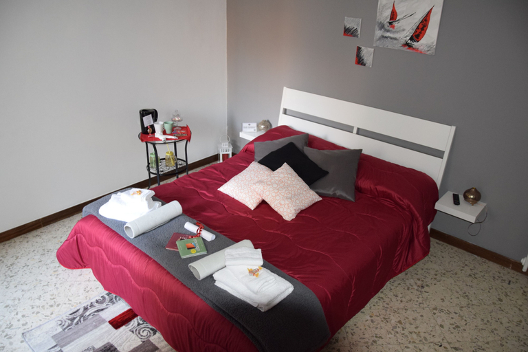 Bedroom 2, B&B Resto al Sud, Salerno