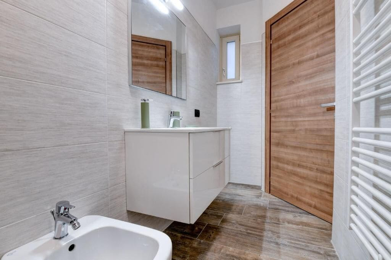 Bathroom 3, Borgo Ermanno, Brescia