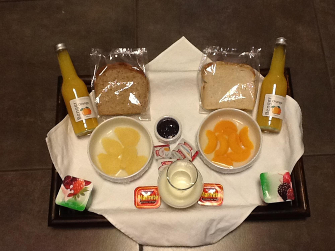 Food & Drinks, Village Lake Apartments, Hurunui