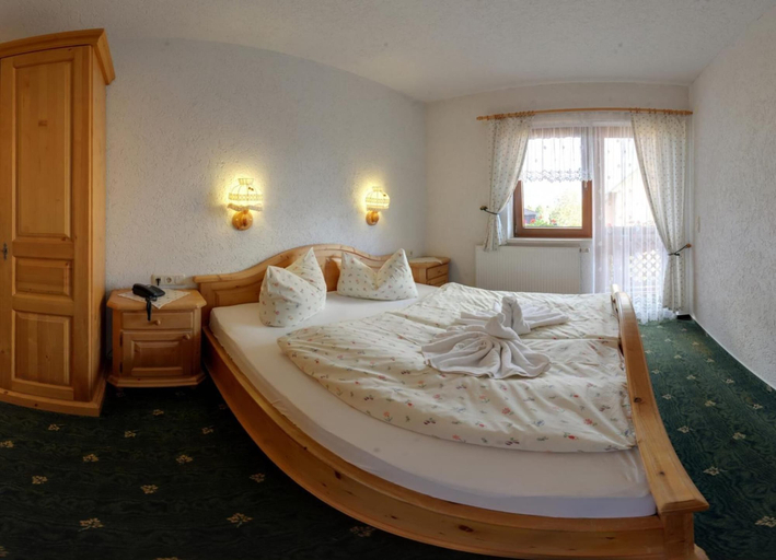 Bedroom 3, Hotel Alpenhof Das klingende Gasthaus, Vogtlandkreis