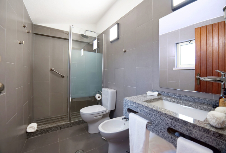Bathroom 4, Parque Monte Verde, Albufeira