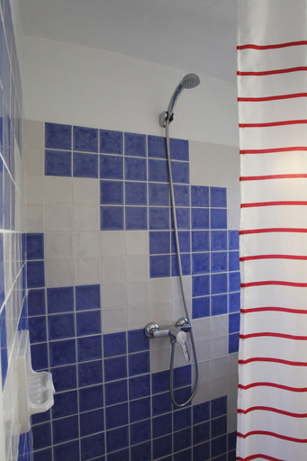 Bathroom 4, Can Quel dels Alls, Girona