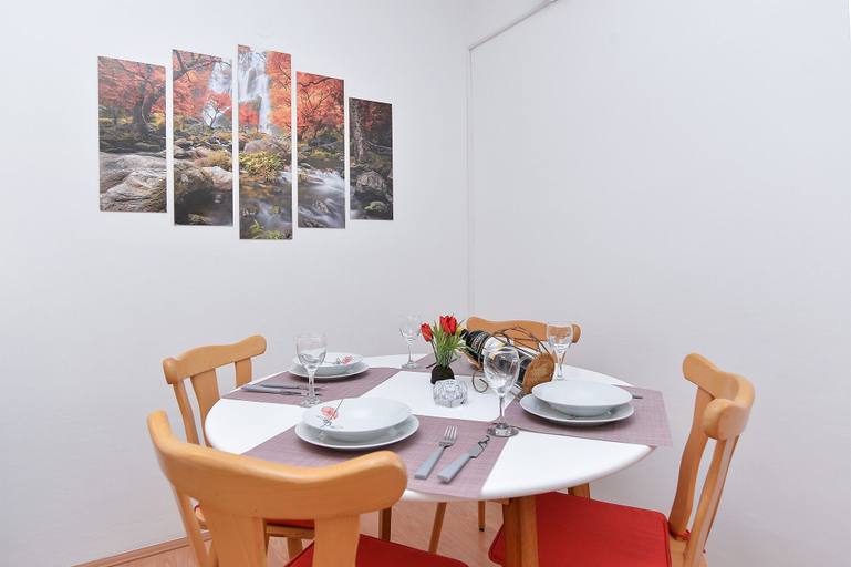 Others 4, Apartment 358, Poreč