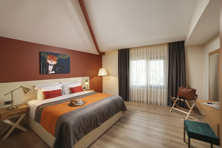 Bedroom 3, The Fox Hotel, Beyoğlu