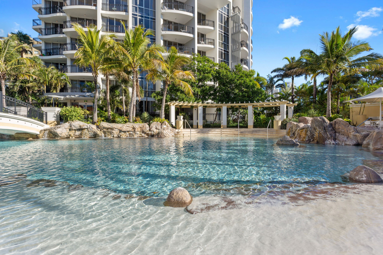 Sport & Beauty 2, Holiday Holiday Chevron Renaissance, Gold Coast