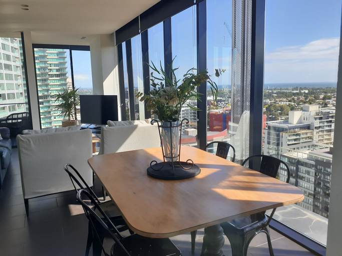 Others 5, Top Floor Stunning Views, Melbourne