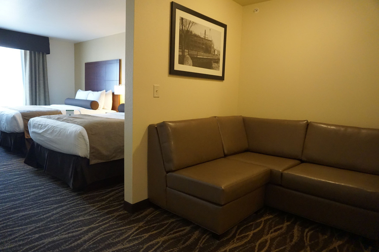 Bedroom 3, Cobblestone Hotel & Suites – Chippewa Falls, Chippewa