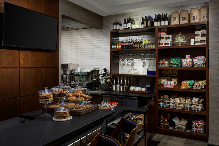 Food & Drinks 5, Distrikt Hotel New York City, Tapestry Collection by Hilton, New York