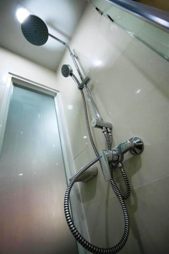 Bathroom 5, S3 Residence Park, Ratchathewi