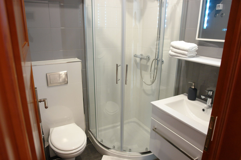 Bathroom 3, Forest&Sea apartment-Bikes&table incl, Medulin