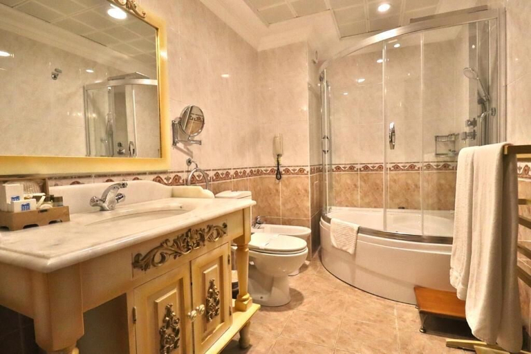 Bathroom 5, Blue House Hotel, Fatih
