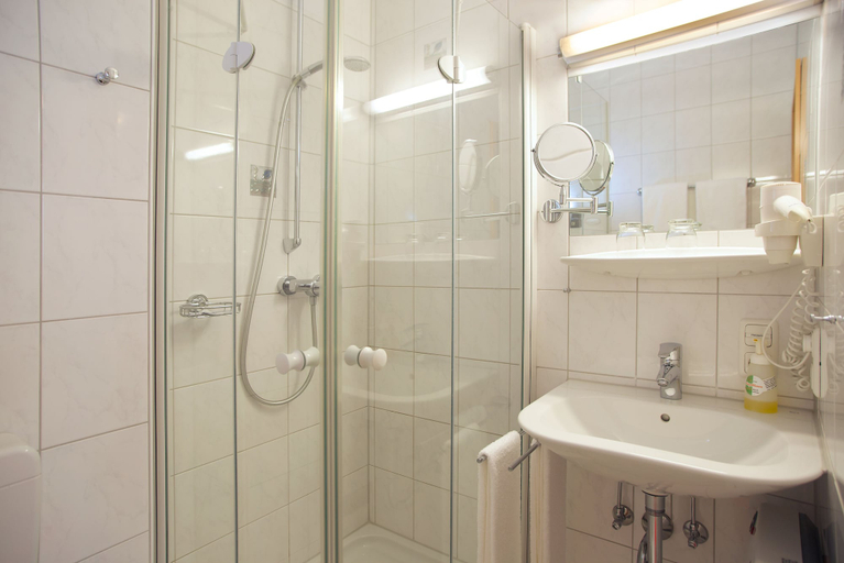Bathroom 3, Landhotel Seeg, Ostallgäu