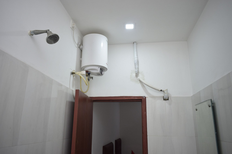 Bathroom 3, Hotel Jayaram, Cuddalore