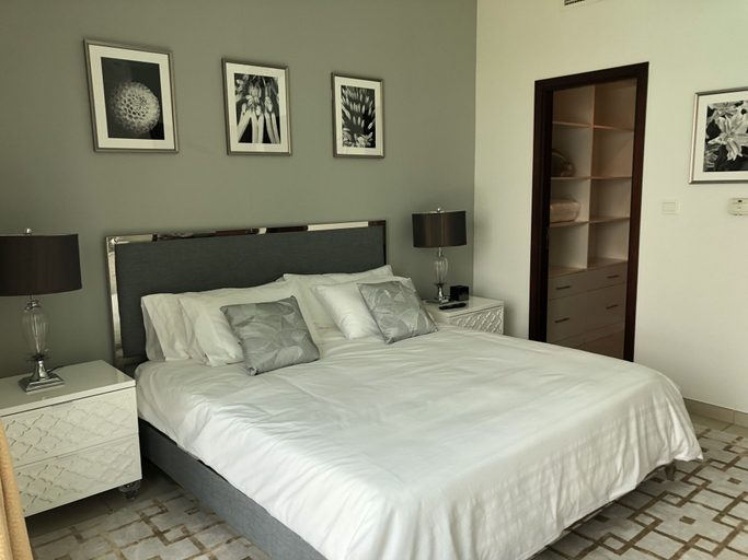 Room 2, Ultimate Stay 4BR Burj Khalifa view, Dubai