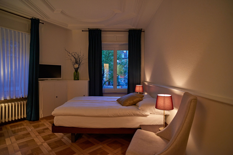 Bedroom 30