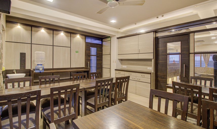 Food & Drinks 5, Treebo Sumati Baner, Pune