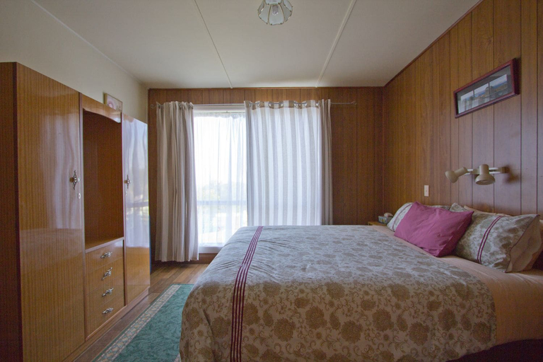 Bedroom 2, Lady Barron Holiday Home, Flinders