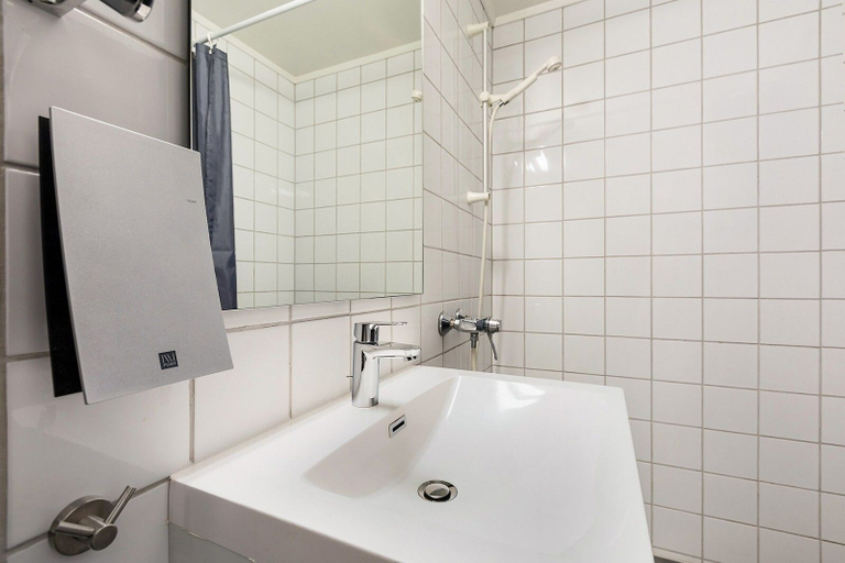 Bathroom 3, Newly redecorated studio Bikes, Oslo