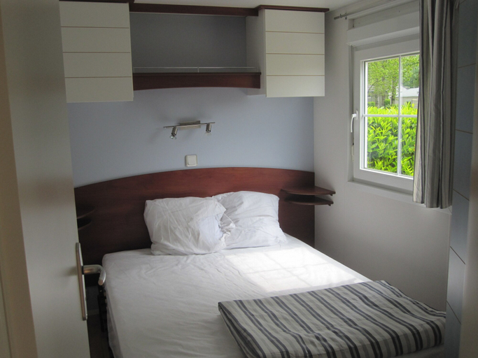 Bedroom, Camping Les Capucines, Côtes-d'Armor