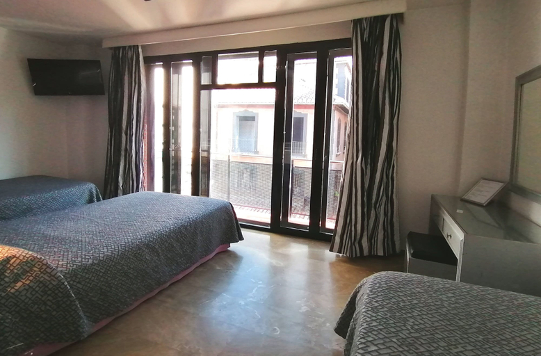 Bedroom 5, Hotel Molinos, Granada