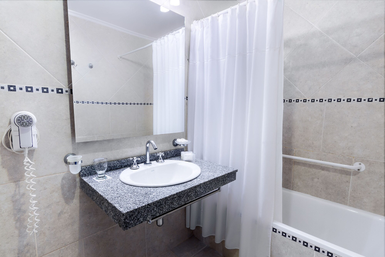 Bathroom, Michelangelo Hotel Calafate, Lago Argentino