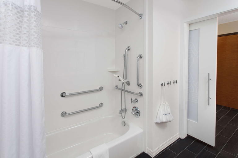 Bathroom 4, Hampton Inn & Suites Munster, Lake
