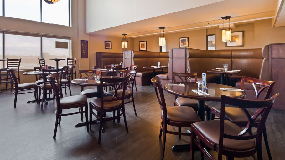 Food & Drinks 5, Best Western Pembroke Inn & Conference Centre, Renfrew