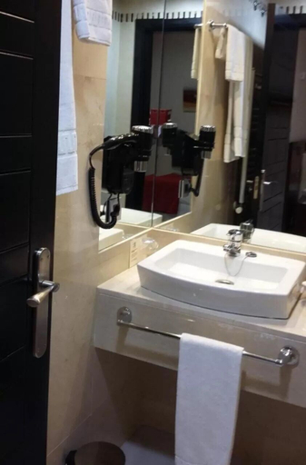 Bathroom 4, Hotel Don Felipe, Segovia