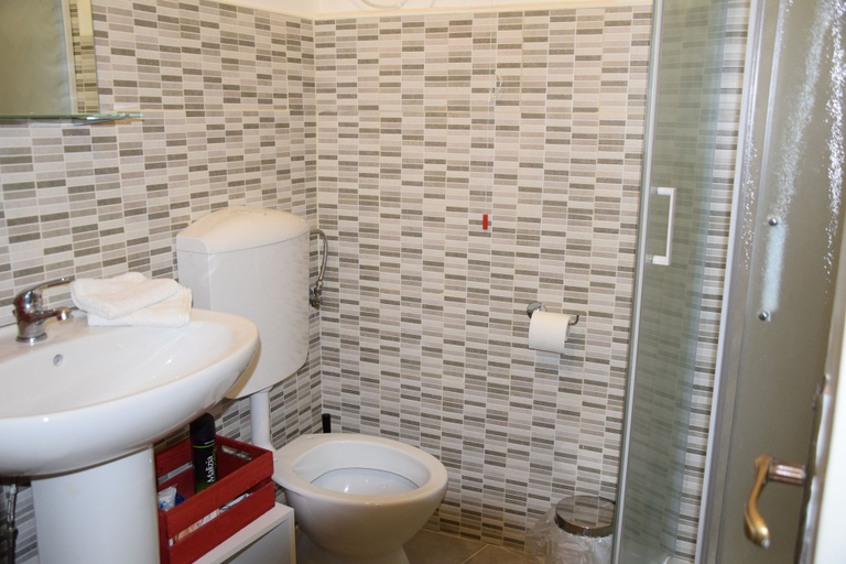 Bathroom 4, B&B Resto al Sud, Salerno