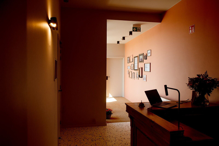 Others 5, Hôtel de la Poste, Hainaut