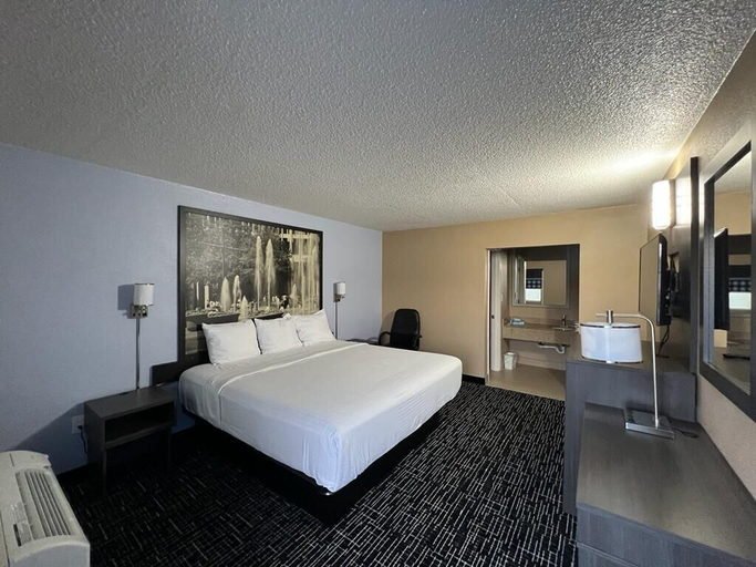 Bedroom 4, Super 8 by Wyndham Paducah I-24 Exit 4, McCracken