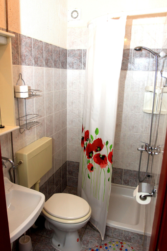 Bathroom 4, Apartments Mak, Pag