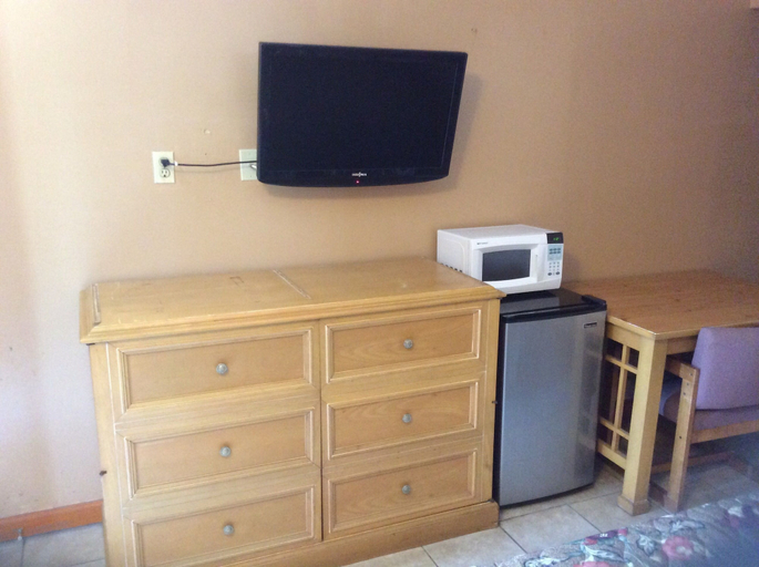 Others 5, Budget Inn And Suites, Vermilion