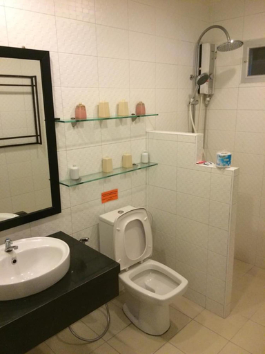 Bathroom 3, H2O Hotel, Wiang Pa Pao