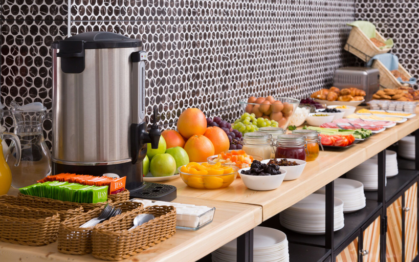 Food & Drinks 5, Station hotel L1, Sankt-Peterburg gorsovet