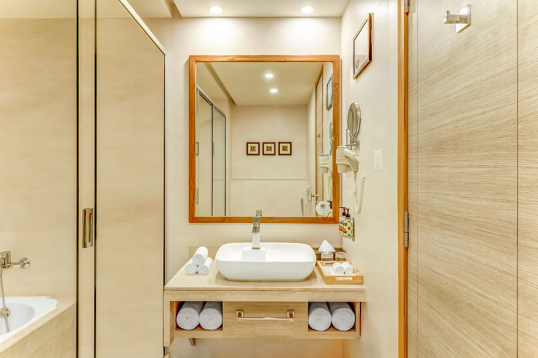 Bathroom 5, Lemon Tree Premier Bhubaneswar, Cuttack