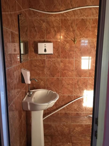 Bathroom, Khosrov Hotel