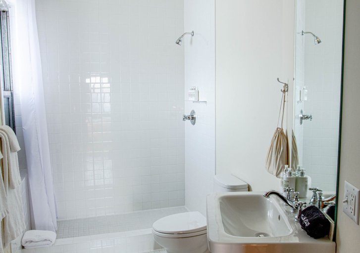 Bathroom 4, Travelers Hotel, Coahoma
