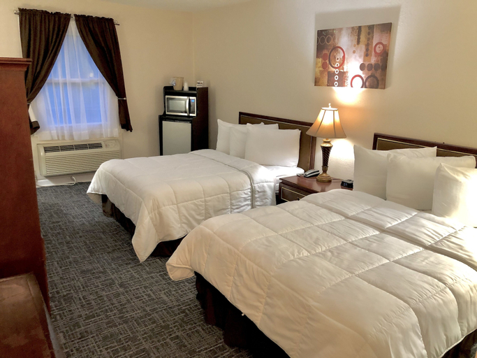Bedroom 1, Bicentennial Inn, Upshur