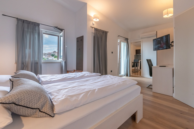 Bedroom 4, Apartments Amigos, Podstrana