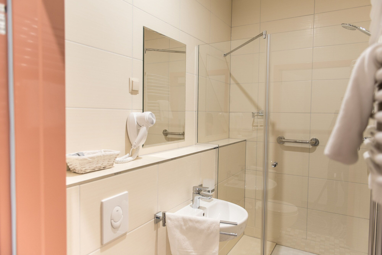 Bathroom 5, Sky Business Hotel, Legnica